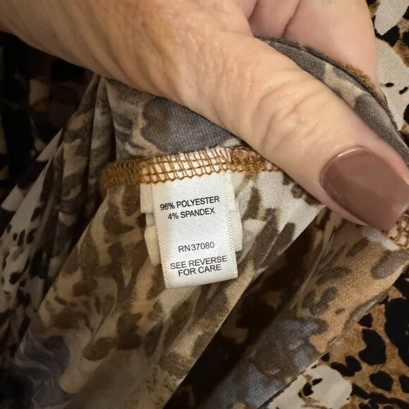 PERFECT for FALL /TRANSITIONAL PRETTY PRINT TOP PLUS 18/20 #3 - Picture 7 of 8